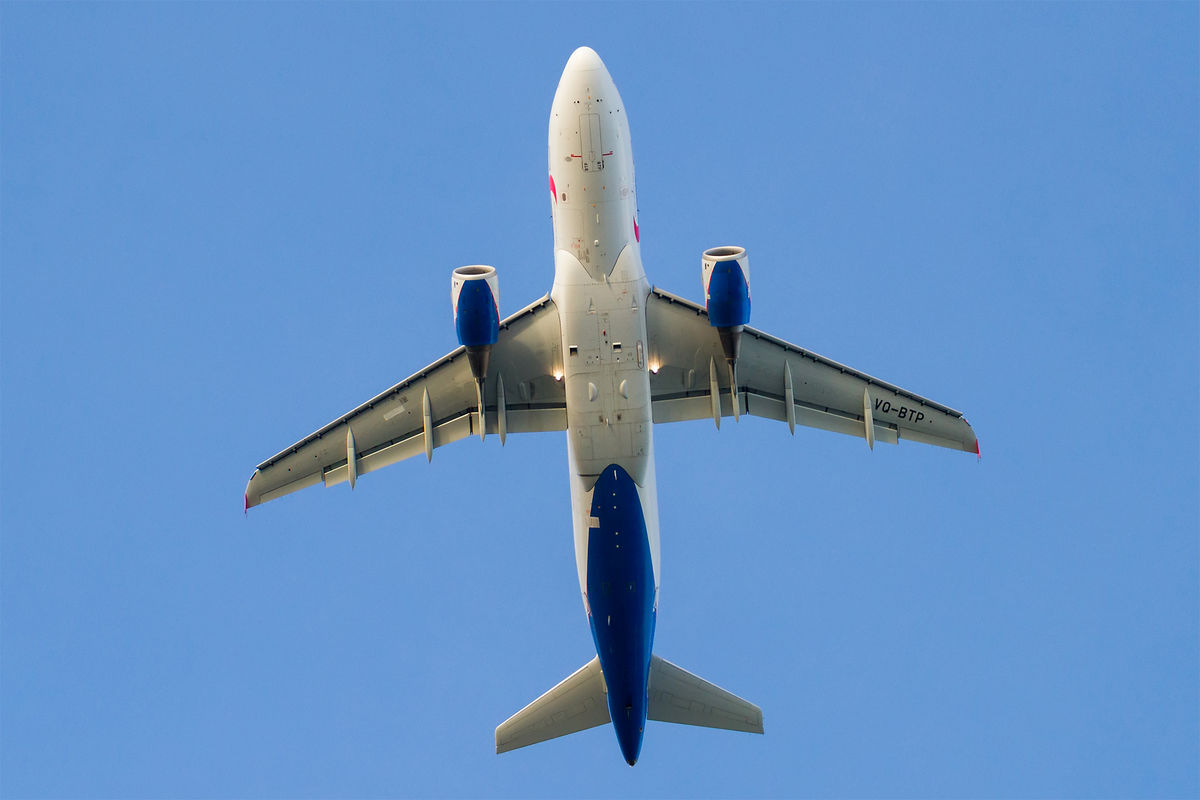 Подавший сигнал тревоги пассажирский самолет сел в Нижнем Новгороде