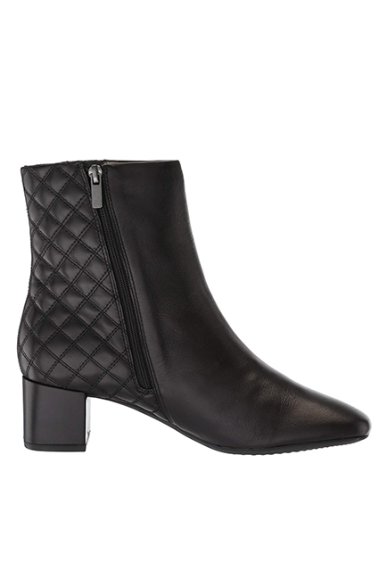 Шагай смело: 27 пар сапог и ботильонов, чтобы наступить хмурой осени на горло новости моды