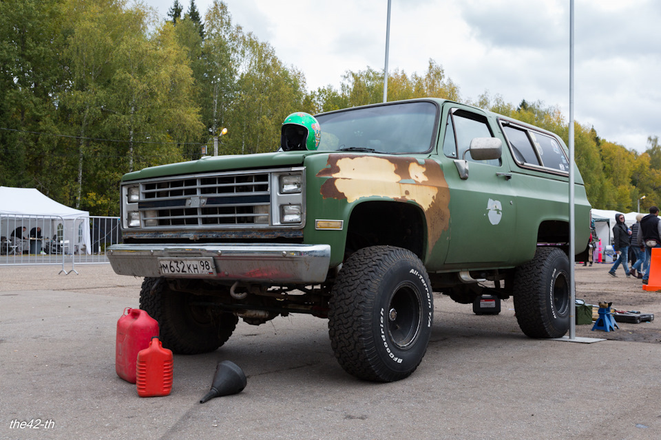 Маленькая девочкая и большие машины Маленькая девочкая и большие машины авто и мото,автомобили,автомобиль,история,машины,Россия,тюнинг