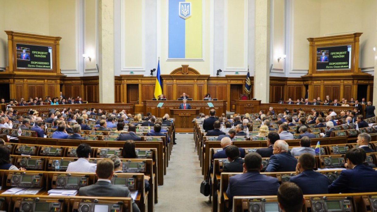 Загул Порошенко, конец АТО и Керченский инцидент: ФАН вспоминает главные события 2018 года на Украине 