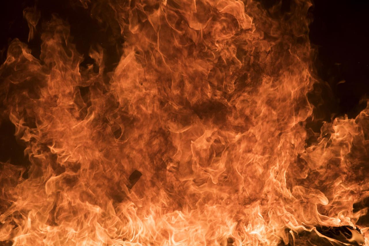 Названа причина мощного пожара во Фрязино: Виноват не газовый баллон - источник