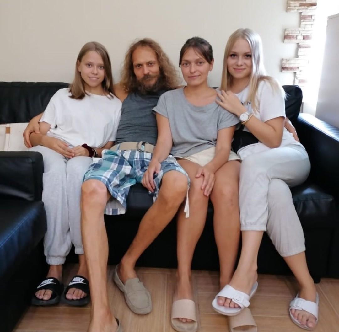 Осунулся и остался без зубов: что случилось с актером Артемом Артемьевым из сериала «Татьянин день» актер, Артем, Артемьев, Артема, только, поступил, после, семье, актера, выглядит, говорил, когото, Артемьева, преследуют, изможденным, живут, последствия, также, которые, Артемьеву