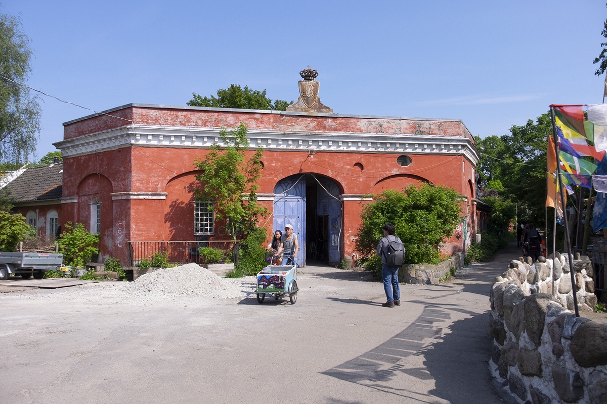 Шпионские фото из непризнанной страны Западной Европы 