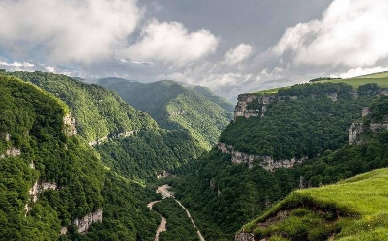 Кровавый Канжал. Причины и ход сражения кабардинцев, Кургоко, кабардинцы, ханства, Каплан, ущелье, часть, Крымского, князя, Кабарды, войска, битва, плато, позже, время, неприятеля, тысяч, Атажукин, кабардинские, лагерь