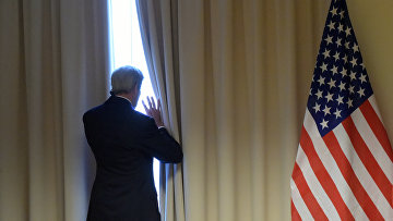 Государственный секретарь США Джон Керри перед встречей с министром иностранных дел РФ Сергеем Лавровым в Цюрихе. Архивное фото