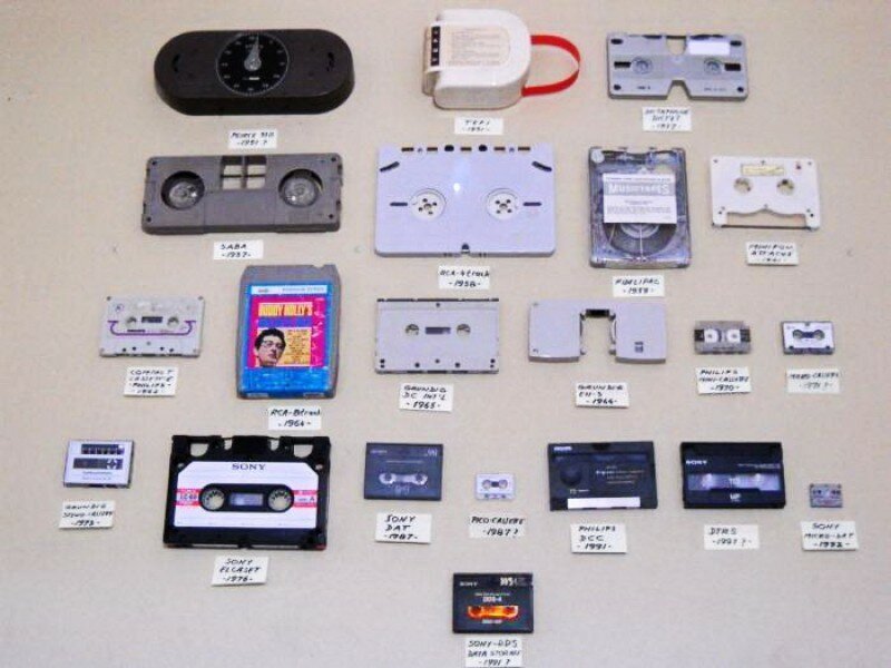 Многие при слове аудиокассета сразу представляют себе компакт–кассету, созданную в компании Philips в 1962 году и ничего другого, поскольку такие кассеты стали самыми распространенными. история, ретро, фото