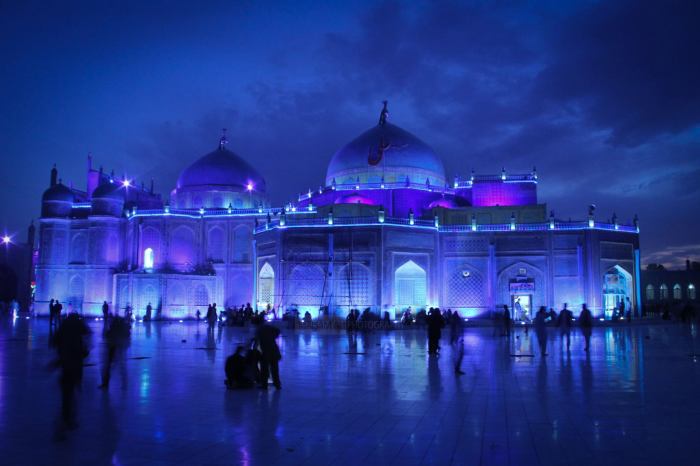 Так выглядит Голубая мечеть ночью./Фото:trekearth.com