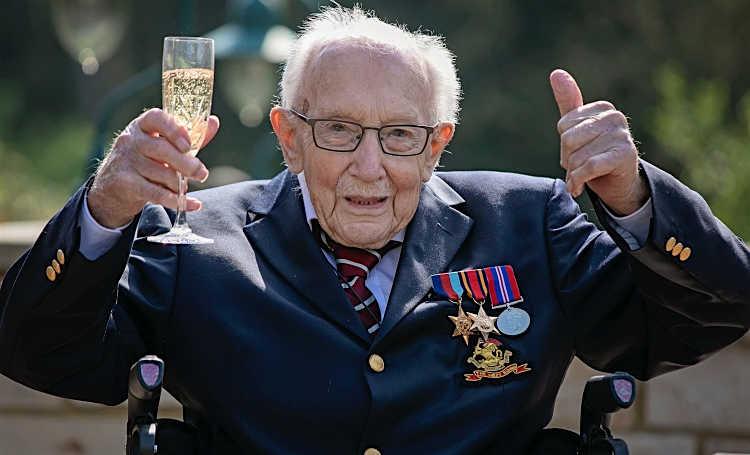 Новый герой: как 99-летний британец Том Мур собрал для больниц 30 миллионов фунтов стерлингов, просто гуляя по саду