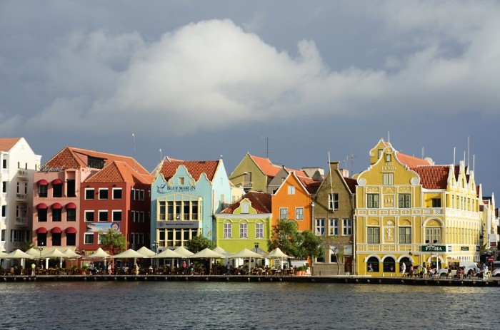 Самые разноцветные города мира: от Чукотки до Боливии