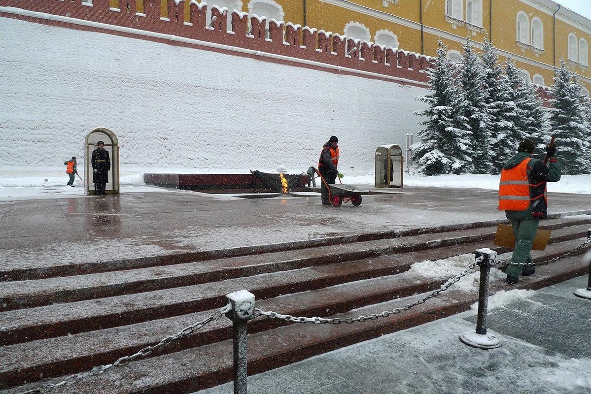 Картинки по запросу снег в москве