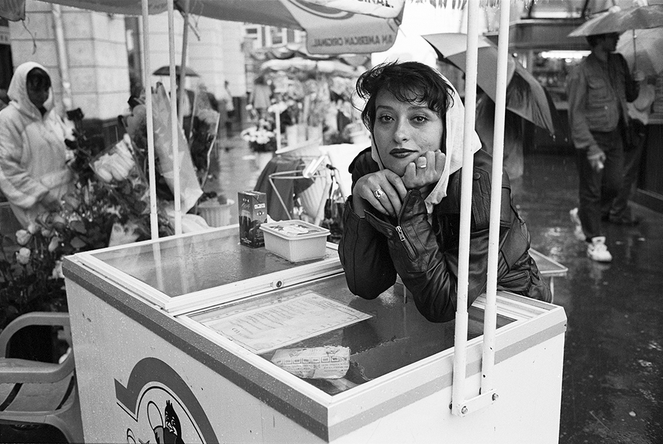 «Пока весь мир следит за войной» «Пока весь мир следит за войной» 90-е