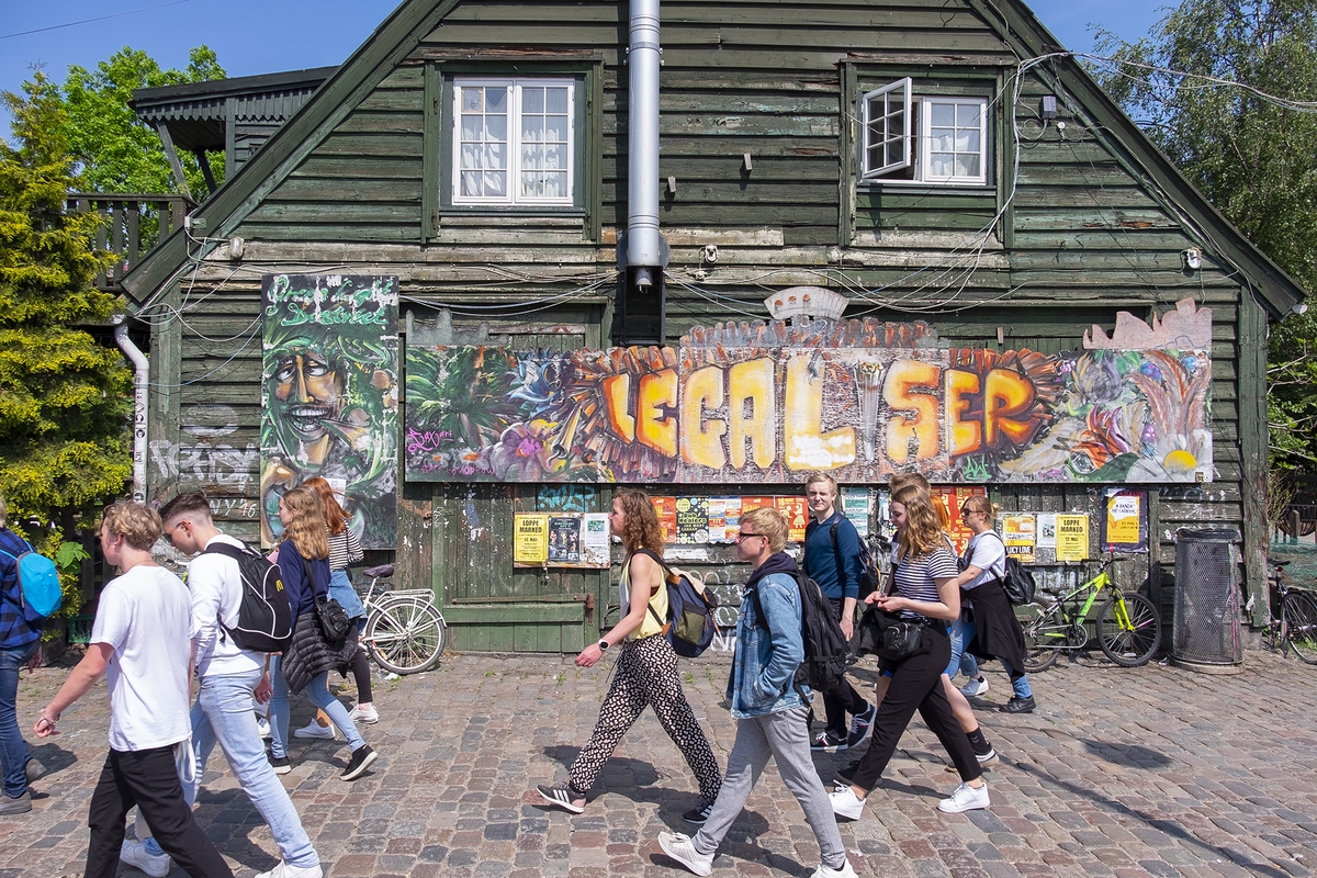 Шпионские фото из непризнанной страны Западной Европы 