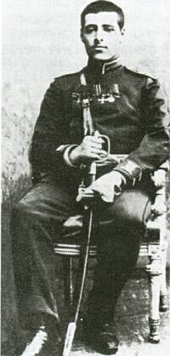 Иосиф Трумпельдор в форме русского офицера