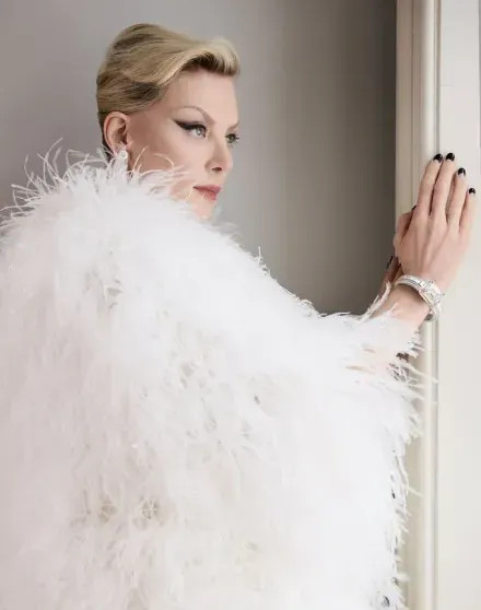 Рената Литвинова стала лицом коллаборации российских брендов Anastasia Zadorina и Shiphra Литвинова, Anastasia, Zadorina, Рената, коллаборации, рекламной, компании, ShiphraРената, которая, время, живёт, Литвиновой, рассказывала, Задорина, после, Париже, актриса, Анастасия, Кириллом, Недели