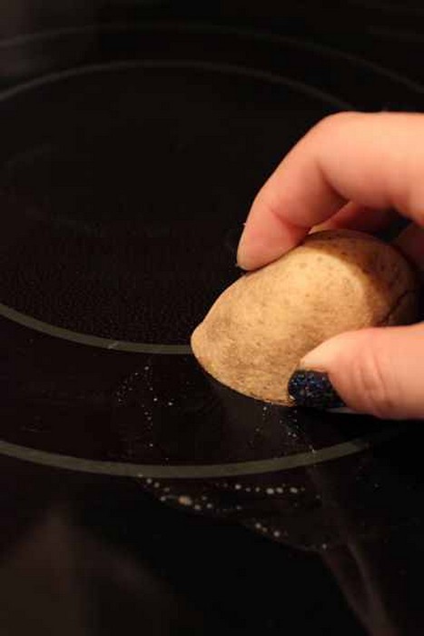 Как эффективно очистить электрическую варочную панель: очень оригинальный лайфхак Как эффективно очистить электрическую варочную панель: очень оригинальный лайфхак варочная панель