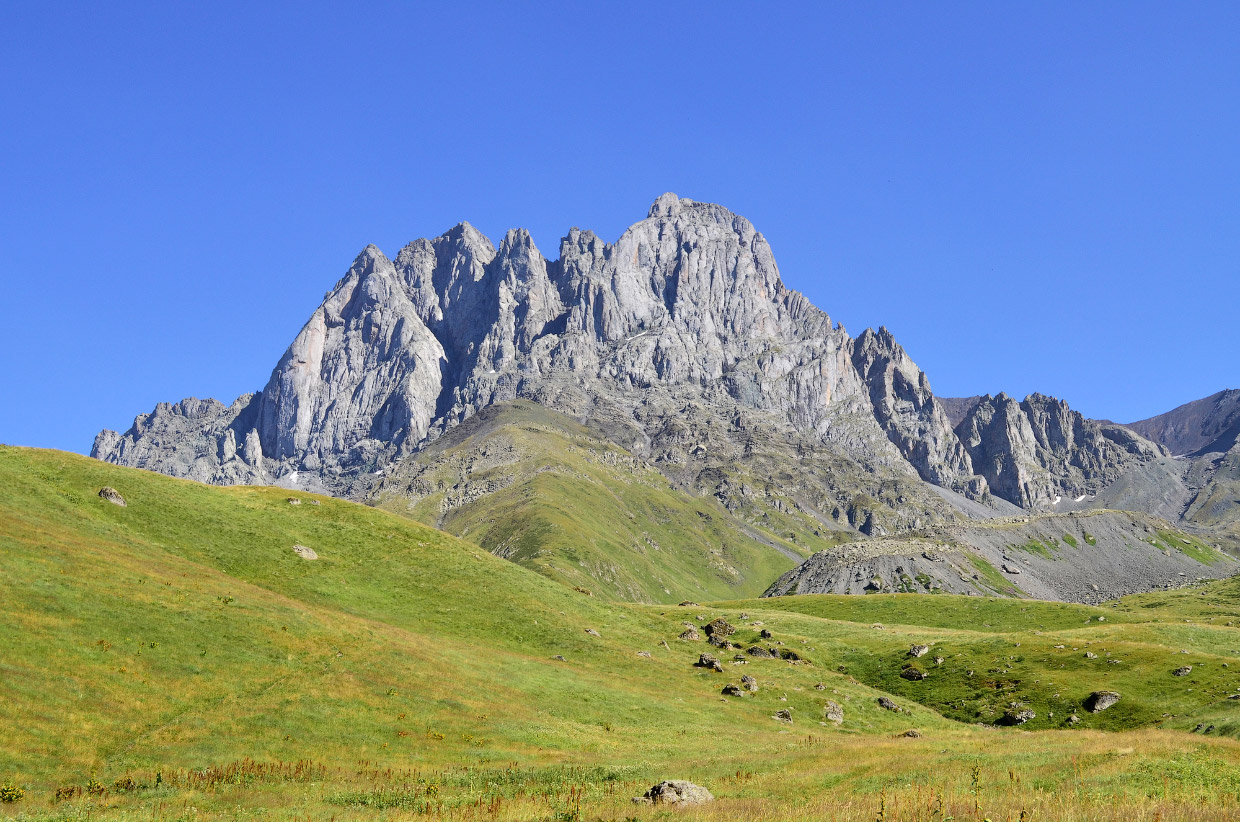 Страна гор. A Mountain Country. Gruusia.