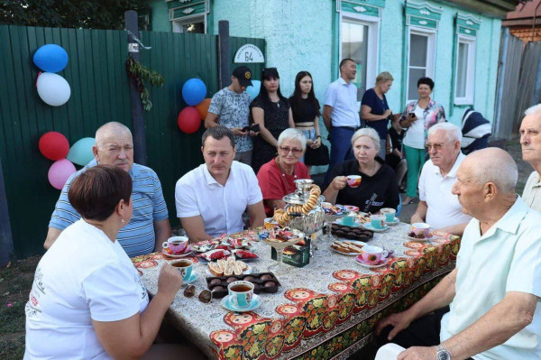 В Саратовской области отпраздновали новый асфальт