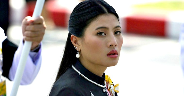 15 очень стильных образов принцессы Сириваннавари из Таиланда