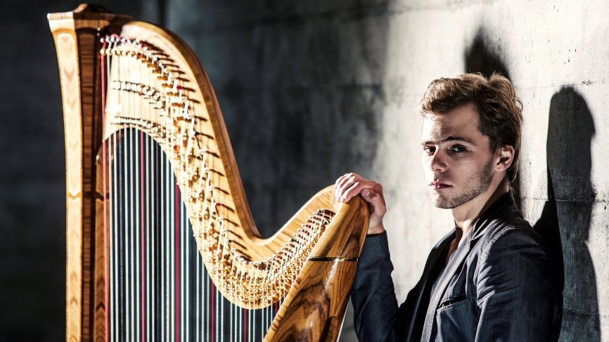 Эфир: Композитор Болдачев рассказывает про «Теорию струн»