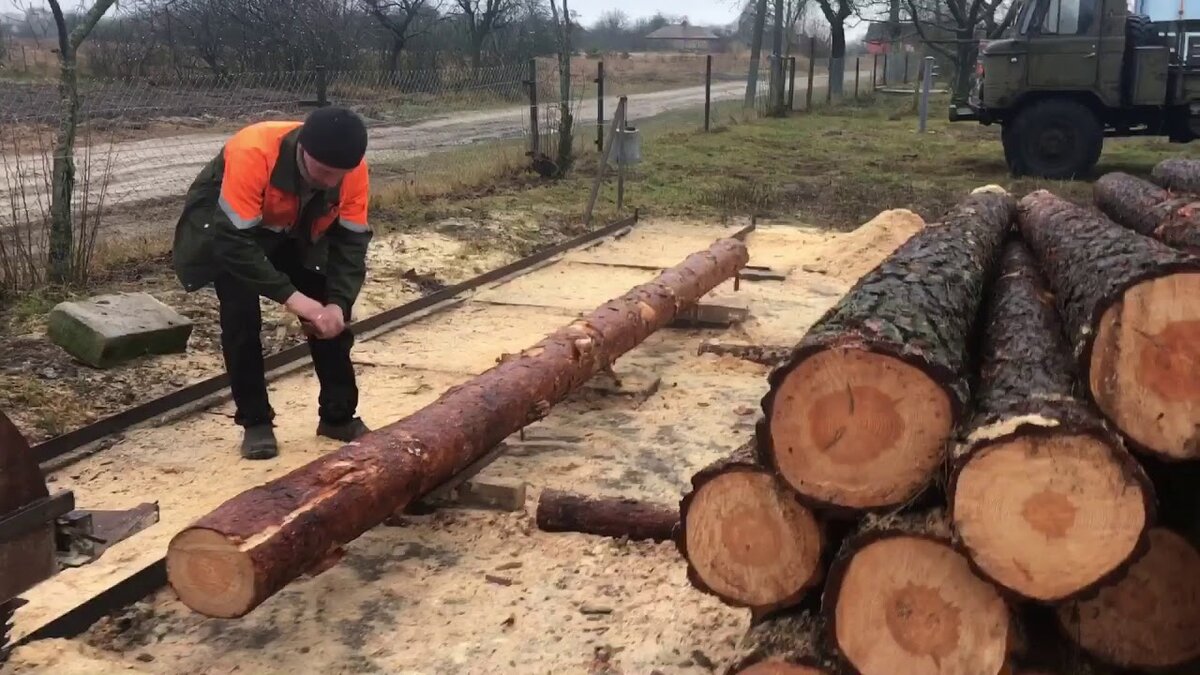 Пилим бревно вдоль бензопилой. Ровно и без всяких приспособлений изображения, бревна, бревно, вдоль, разметке, горизонтальной, доски, можно, веревку, youtubeСтавим, штрихами, всего, Вынимаем, саморезы, метки, карандашом, простым, нятянута, болтаться Источник, струна