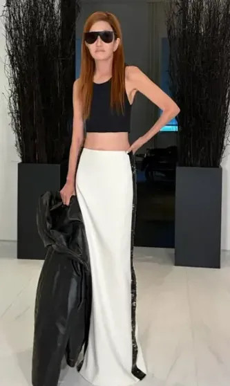 76-летняя Вера Вонг вышла в свет в кроп-топе и с рыжими волосами ВонгВера, фастфуд, дизайнер, алкоголь, часто, своего, образ, время, замуж, Citizen, вышла, бренда, свадебных, моложе, признанной, возрастаНапомним, открытия, работала, платьев, продолжает