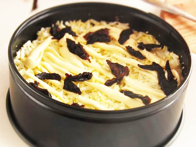 Салаты на 8 Марта – шесть вкусных рецептов Салаты на 8 Марта – шесть вкусных рецептов