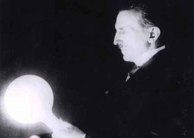 Неоновая лампа Тесла