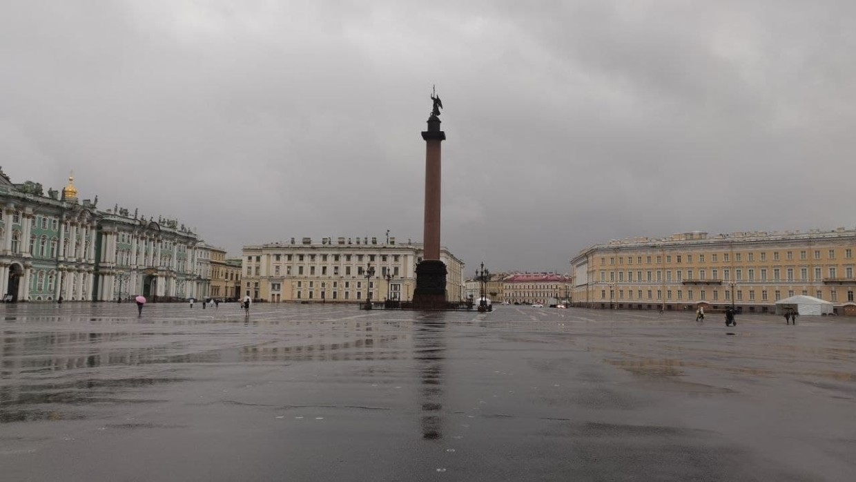 Видео с последствиями сильного ливня в Петербурге опубликовано в Сети