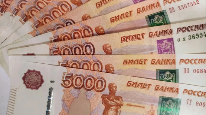 Жителям Алтая рассказали, где заработать больше 100 тысяч рублей, не уезжая на вахту