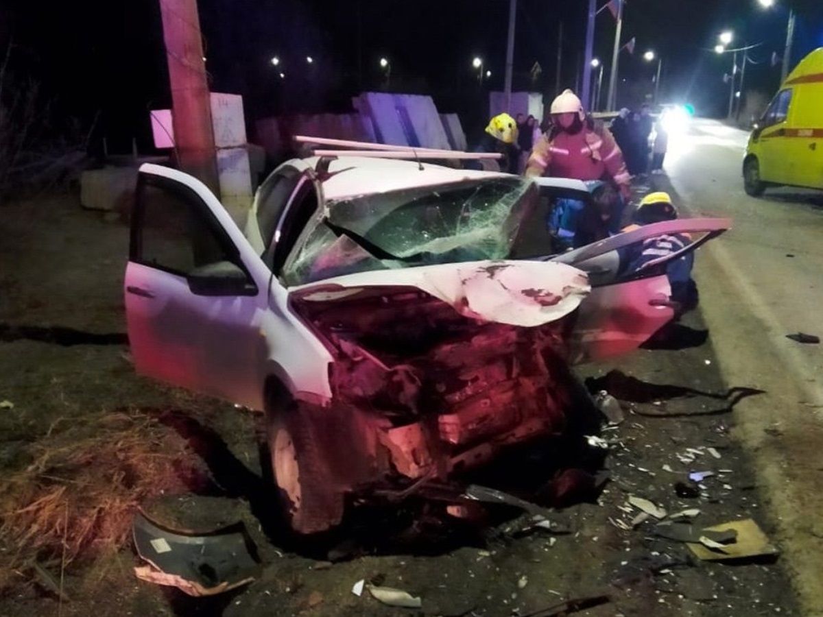 Трех человек зажало в автомобилях после ночного ДТП под Челябинском