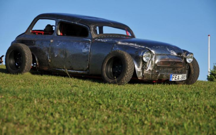 Студент превратил ЗАЗ-965 «Запорожец» в крутой хот-род на кастомном шасси Студент превратил ЗАЗ-965 «Запорожец» в крутой хот-род на кастомном шасси автосамоделки