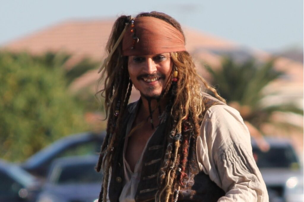 Зачем моряки носили серьги: история забытой традиции