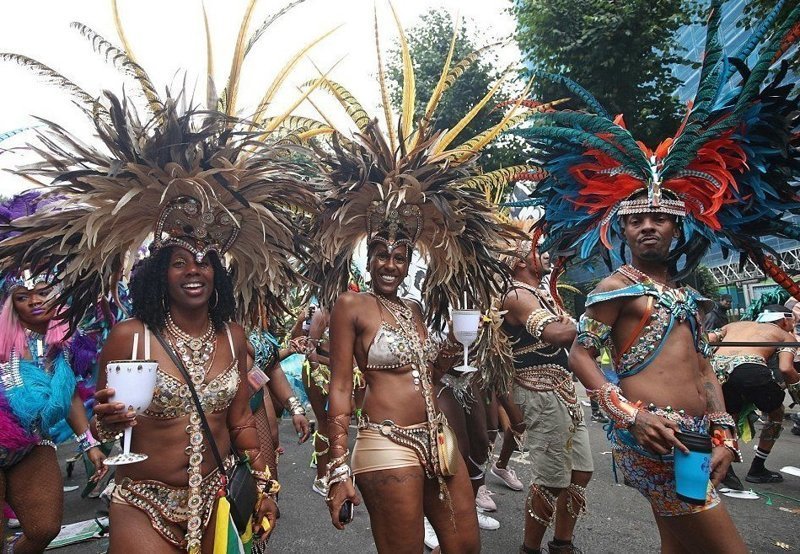 Лондонский уличный фестиваль уступает по своему размаху лишь феерии в Рио-де-Жанейро Ноттинг-Хилл, Фестиваль, великобритания, карнавал, мир, фестивали мира, фотография