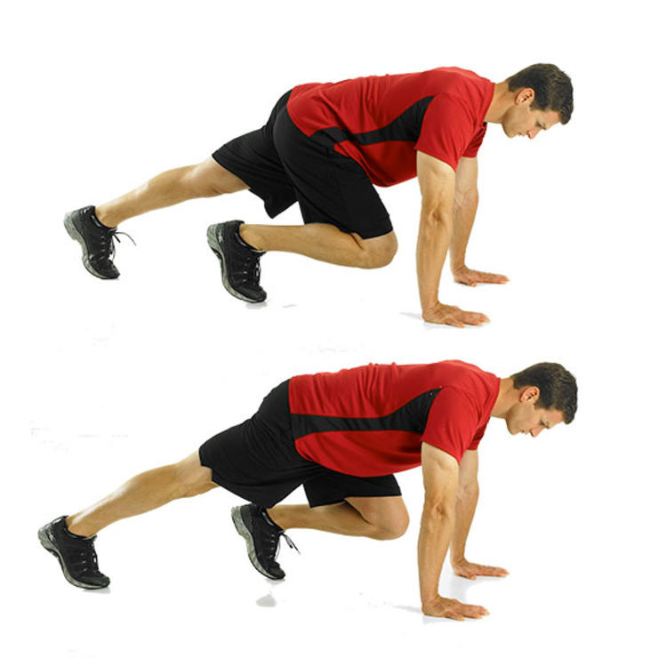 Скалолаз
Примите положение упор лежа. Ваше тело должно формировать прямую линию от головы до лодыжки. Следите за тем, чтобы нижняя часть спины не меняла положения при повторах. Поочередно, не наращивая темпа, подтягивайте ноги к груди.