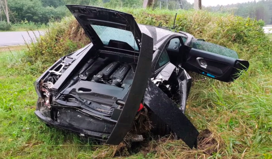 Российский механик Артур Туссик восстанавливает сильно поврежденный в ДТП Lamborghini Gallardo Российский механик Артур Туссик восстанавливает сильно поврежденный в ДТП Lamborghini Gallardo авто,авто и мото,автоновости