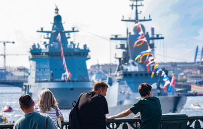 Россию обвинили в попытке на параде ВМФ образовать коалицию в пику НАТО
