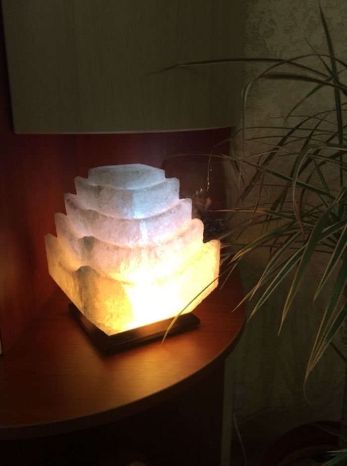 Соляная лампа в интерьере: действительно ли она полезна и эстетична? бытовые приборы,соляная лампа