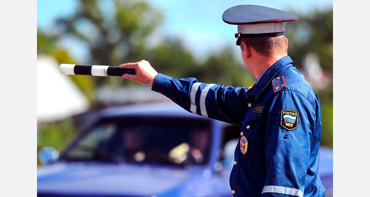 На суд пришел весь взвод: в Златоусте прозвучал приговор экс-инспектору, толкнувшему автоледи авто и мото,автоновости,гибдд,Россия