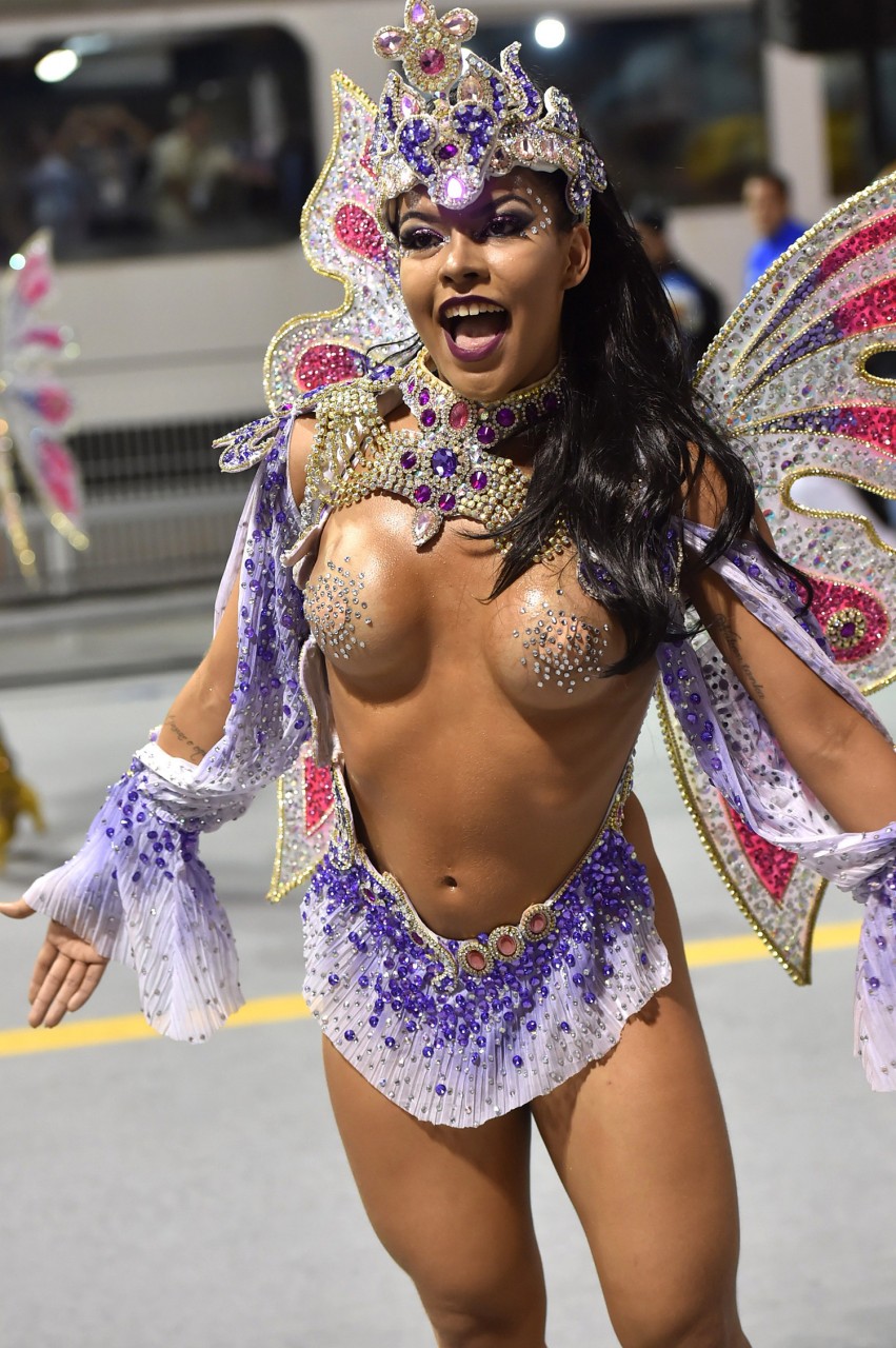 смотреть бразильский карнавал с голыми фото 118