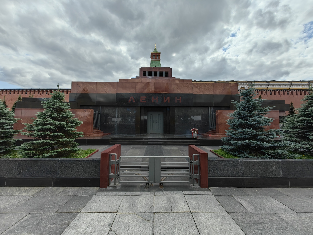 Суд приговорил к 4 годам колонии мужчину, пытавшегося сжечь мавзолей Ленина