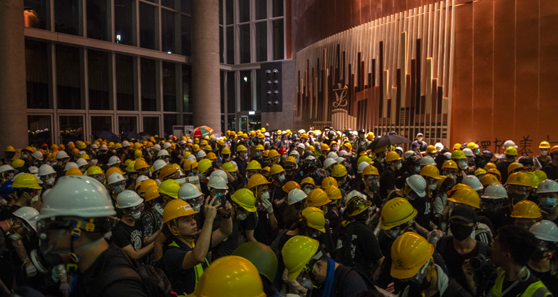 Протесты в Гонконге: Почему Трамп не критикует Си Цзиньпина? геополитика