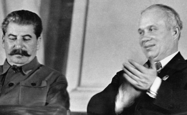 Сталин и Хрущев. 1936 год. Разоблачивший культ Сталина Хрущев и сам был виновен в преступлениях эпохи Большого террора
