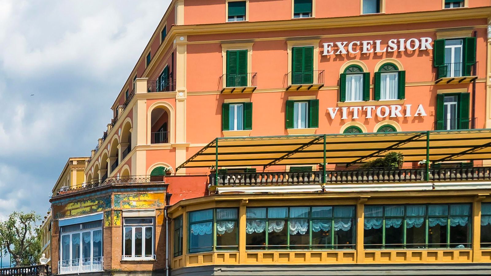 Итальянец получил семь килограммов наркотиков из-за почтовой ошибки