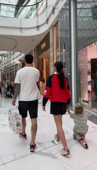 «Это бесит»: Карина Истомина высказалась о статусе жены футболиста и раздельных финансах со Смоловым