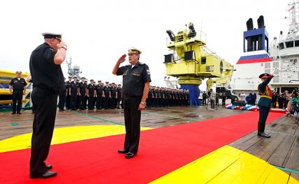 «Всеволод Бобров» зайдёт с тыла: ВМФ пополняется судами обеспечения