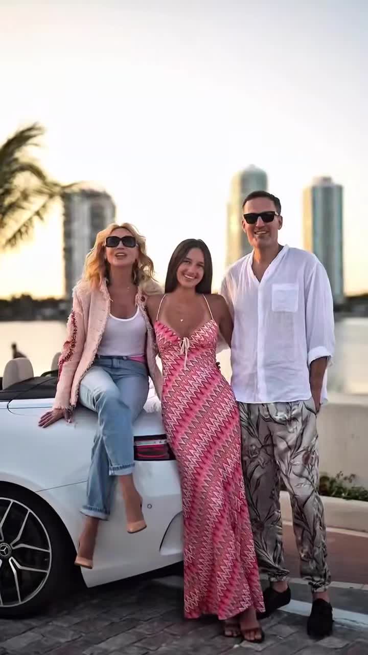 Переросла маму и стала настоящей красавицей: как сейчас выглядит единственная внучка Аллы Пугачевой Орбакайте, Кристина, певица, Майами, живет, детьми, видео, поздравила, сейчас, Пугачевой, Гарри, которые, младшими, Миколаса, апреля, рождения, Певица, супругом, Никита, разных