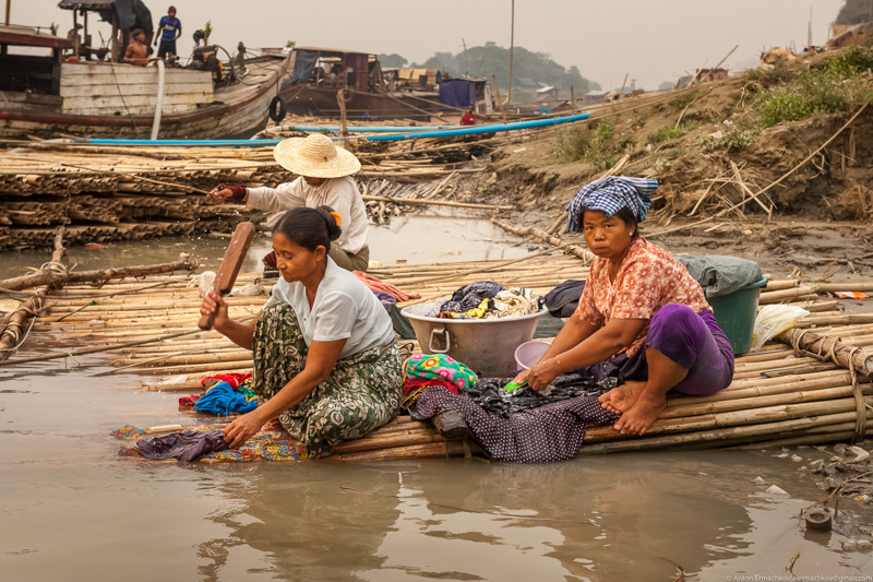 Жизнь на пляже в Бирме деревни, работают, зашедших, заняты, туристов, Взрослые, внимания, особого, обращают, делами, своими, временем, бывшей, конфеты, стиркойДругие, раздающих, прознав, быстро, стекаются, дружелюбныДетишки