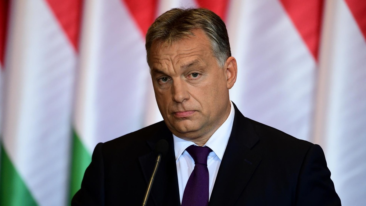 Все в этом мире покупается и все продается. Другой вопрос, кто и какую цену готов заплатить за те или иные бонусы. То, что премьер-министр Венгрии Виктор Орбан бьется за свою страну, сомнений нет.