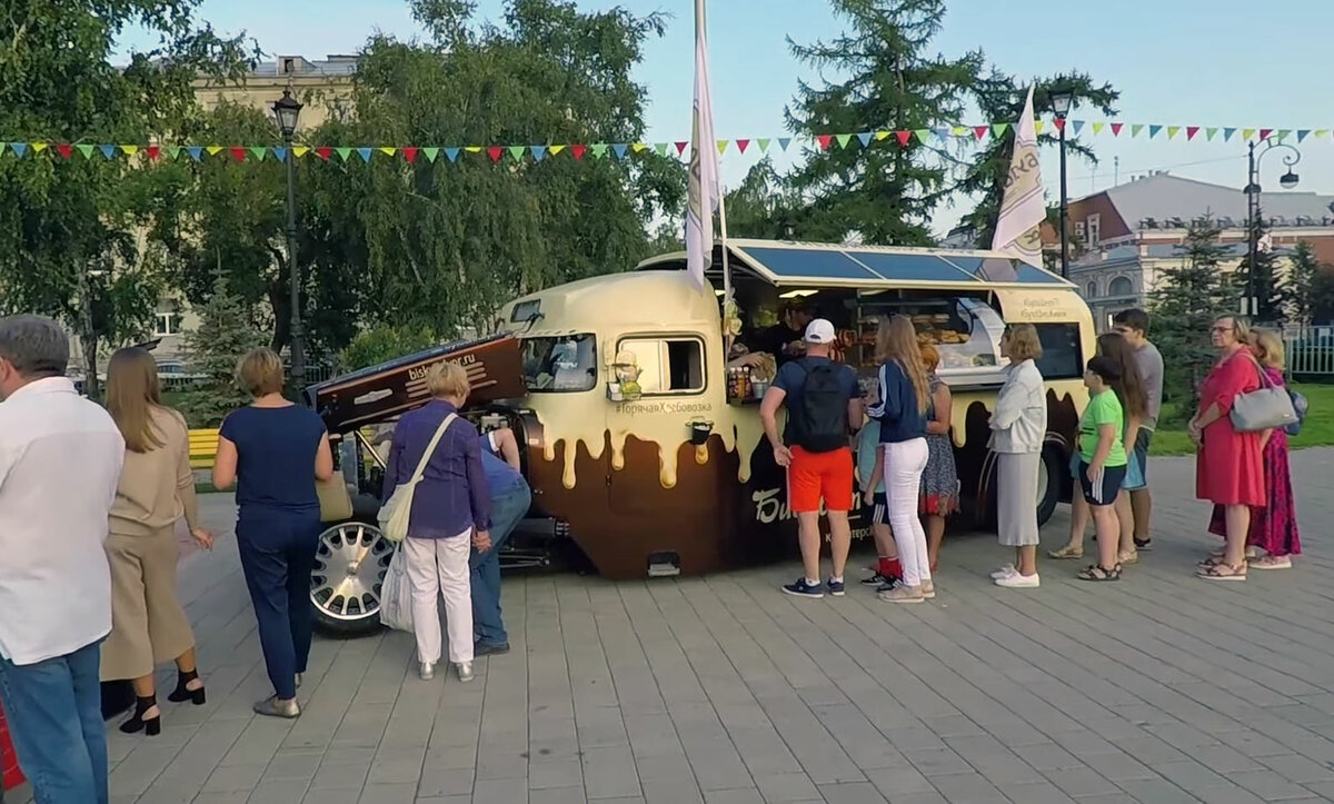 Старенький КаВЗ-3976 превратили в первый в России автобус-хотрод Старенький КаВЗ-3976 превратили в первый в России автобус-хотрод авто и мото,КаВЗ-3976,переделки