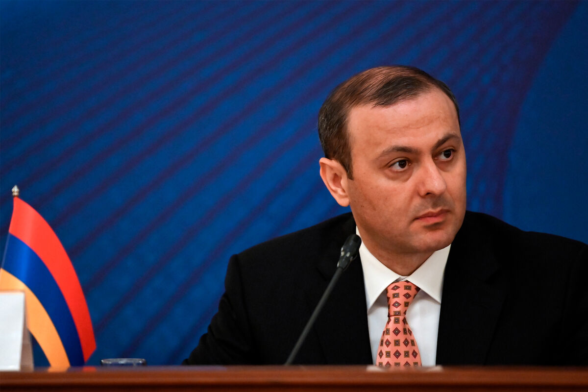 Политолог Гаспарян: обвинения РФ в сдаче Карабаха являются шизофренией